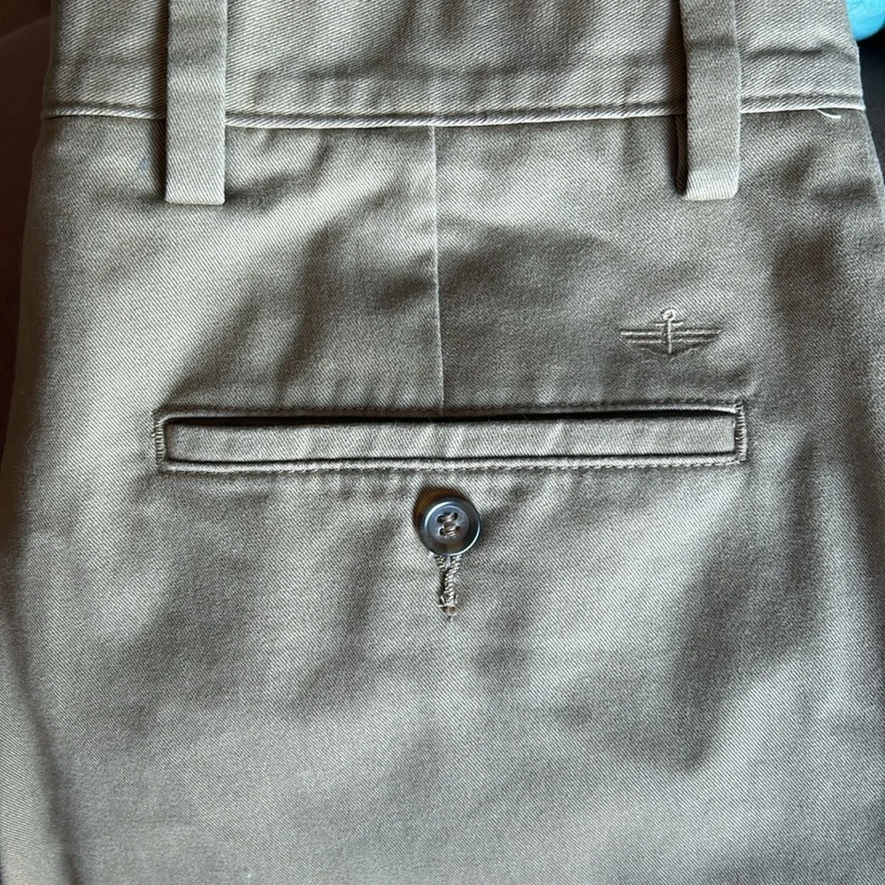 Dockers Straight Fit W32-L34 Tan - Picture 3 of 6